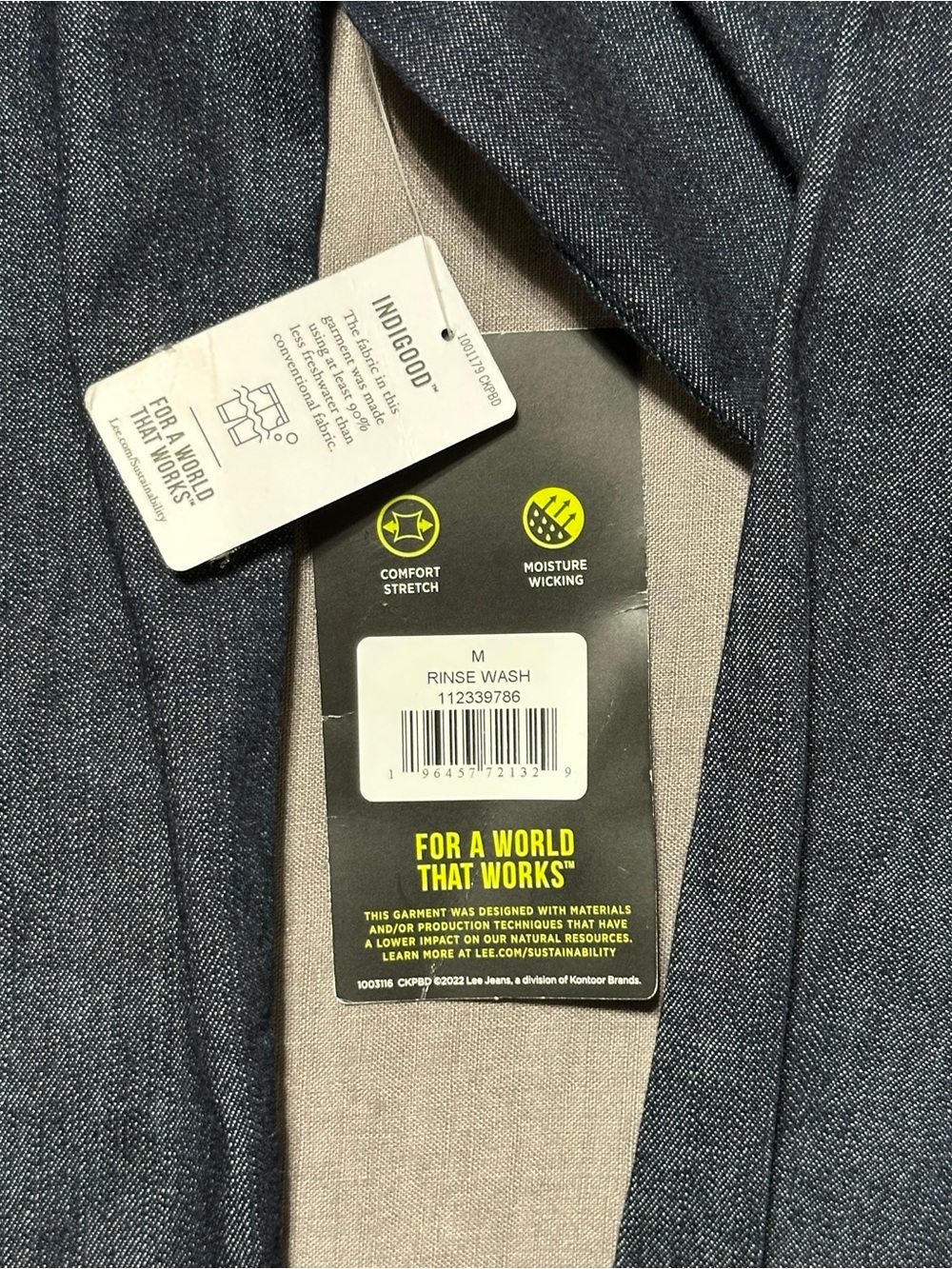 🆕 Lee Men’s Extreme Motion Indigo Denim Button-Down Shirt - Picture 3 of 6
